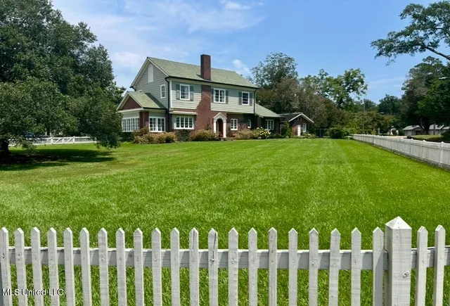 $499,000 | 721 South Church Street, Brookhaven, MS 39601