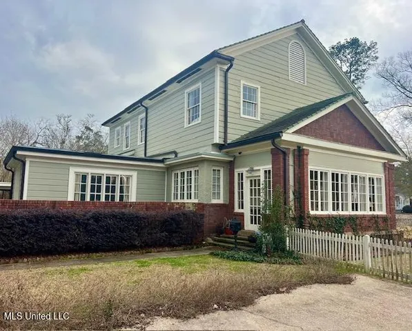 $499,000 | 721 South Church Street, Brookhaven, MS 39601