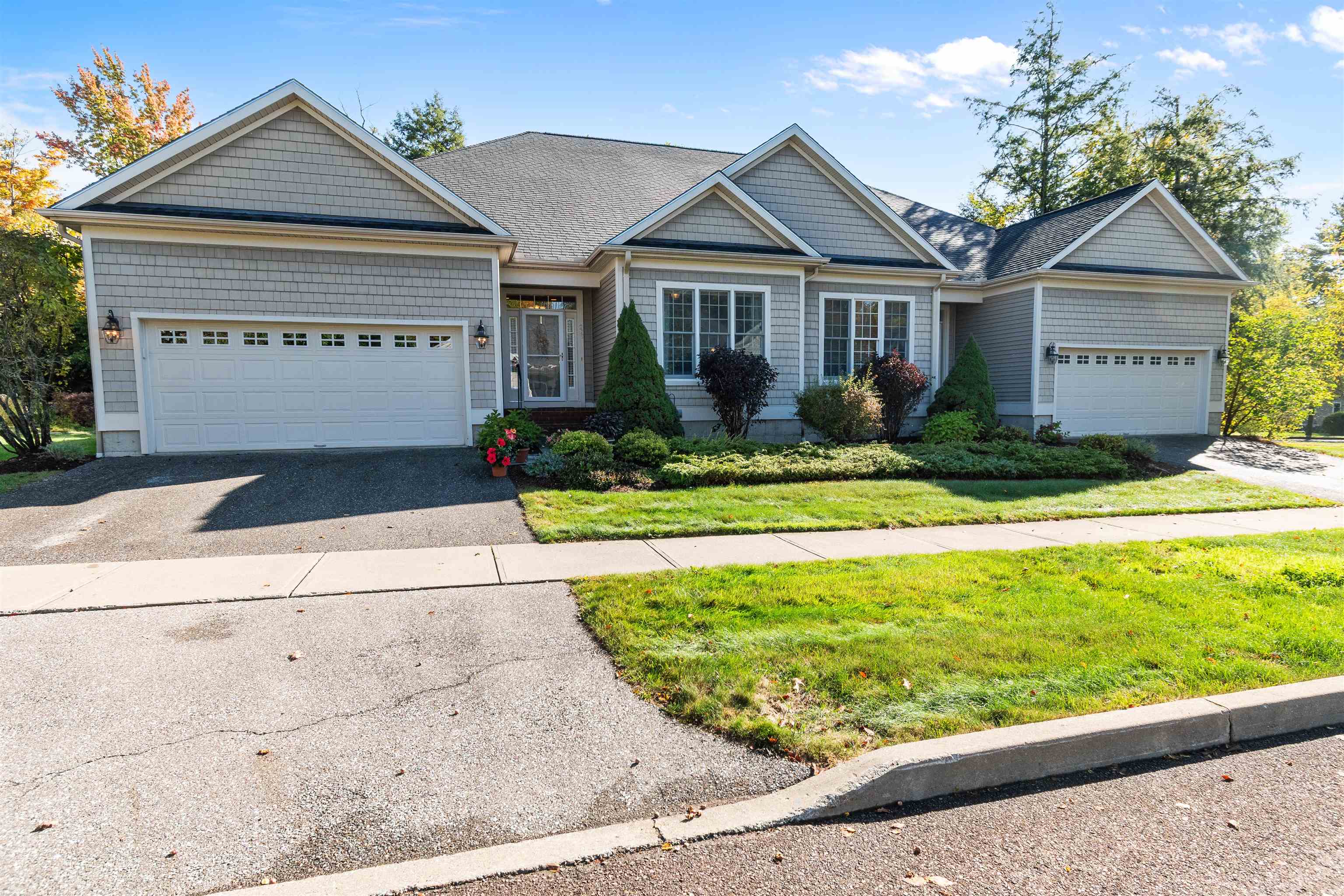 278 Michael Lane Williston, VT 05495 - Photo 2 of 60