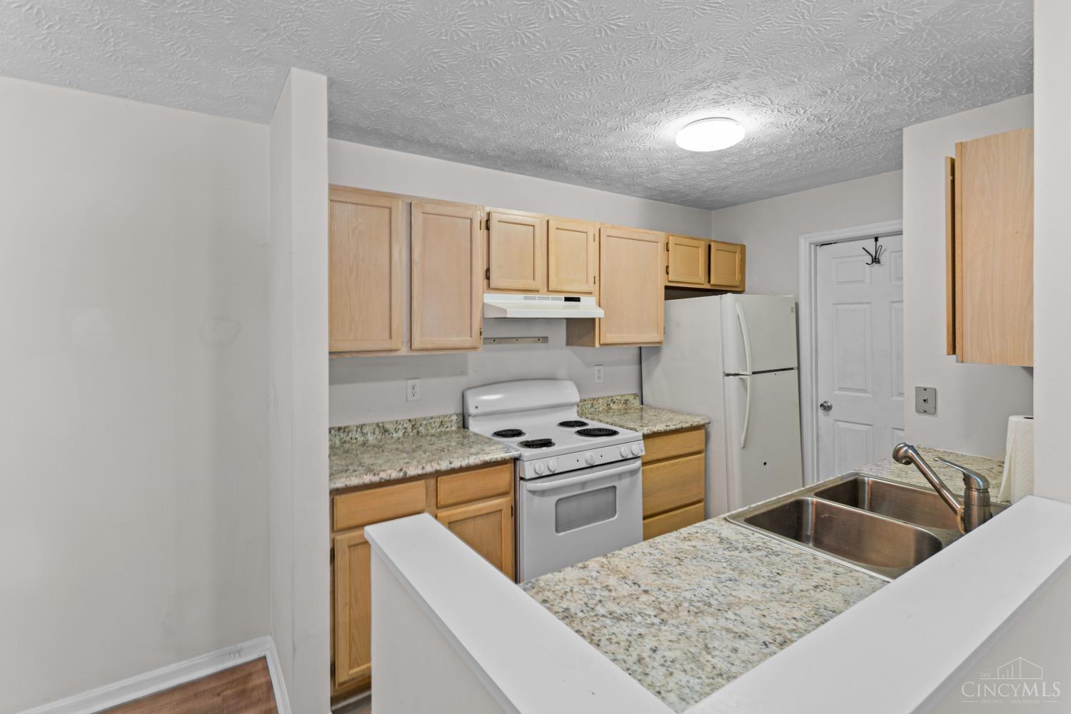 9325 Winton Road, Unit 1 Cincinnati, OH 45231 - Photo 8 of 17 Gallery Image 8