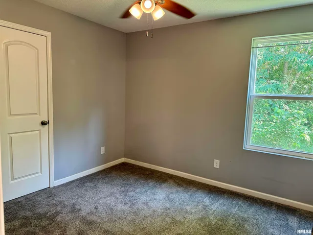 $2,100 | 4432 North Michigan Avenue, Davenport, IA 52806