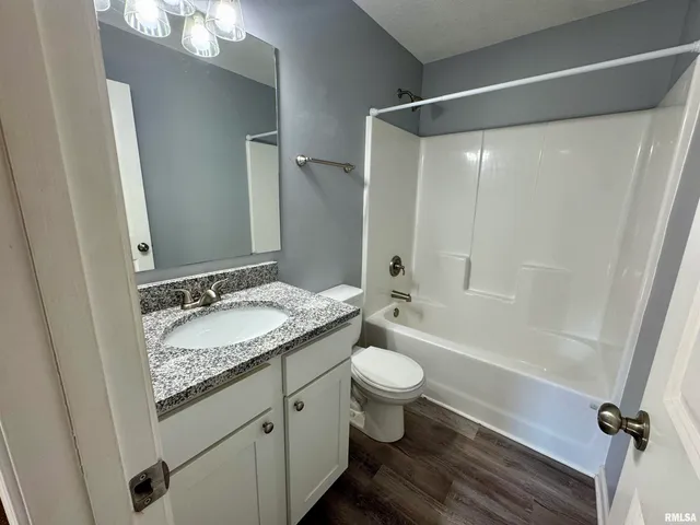 $2,100 | 4432 North Michigan Avenue, Davenport, IA 52806