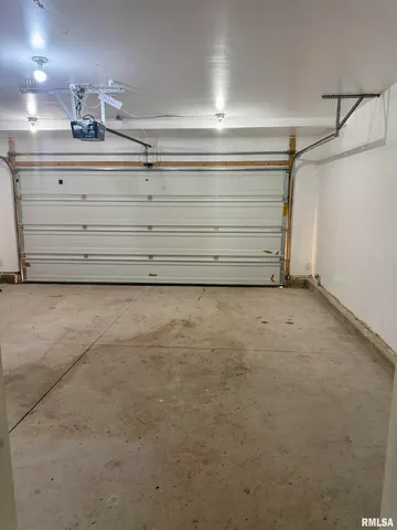 $2,100 | 4432 North Michigan Avenue, Davenport, IA 52806