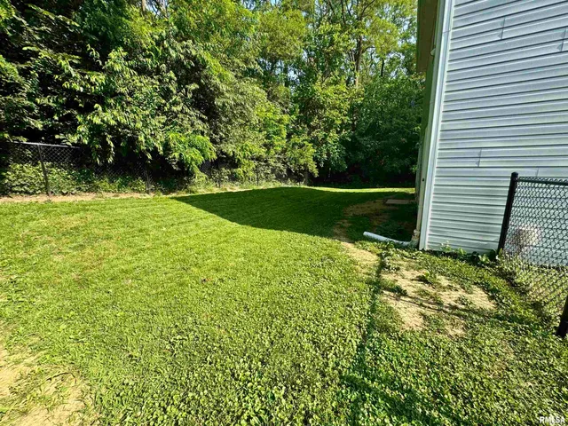 $2,100 | 4432 North Michigan Avenue, Davenport, IA 52806