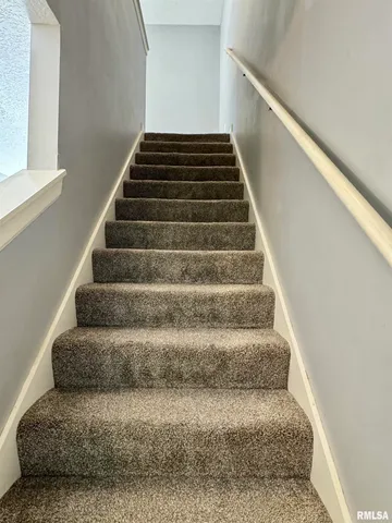 $2,100 | 4432 North Michigan Avenue, Davenport, IA 52806