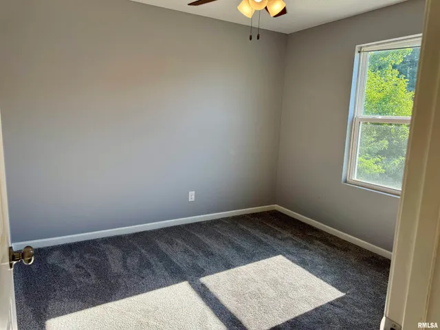 $2,100 | 4432 North Michigan Avenue, Davenport, IA 52806