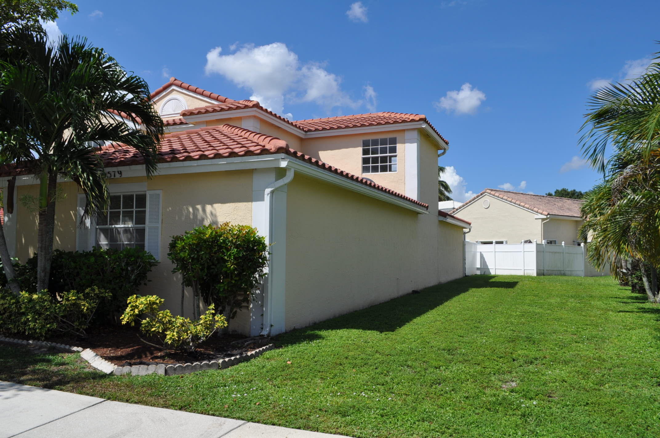 10579 Pebble Cove Lane Boca Raton, FL 33498 - Photo 6 of 24 Side