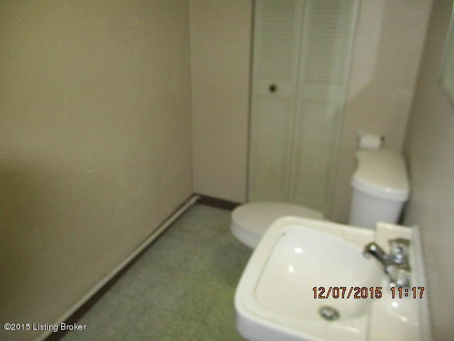 4601 Hedges Road Louisville, KY 40216 - Photo 21 of 21 Basement Bathroom