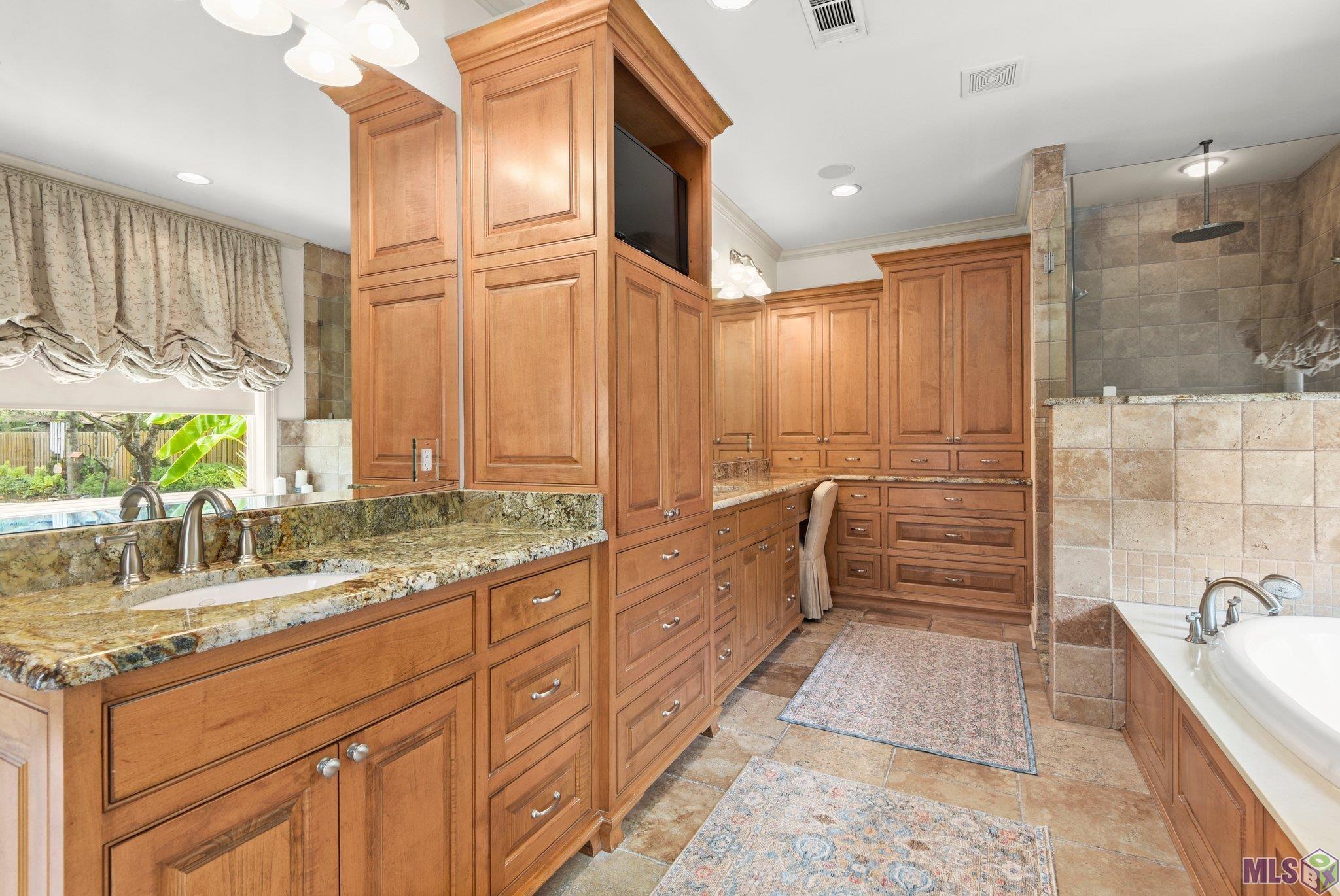 7110 Sheffield Avenue Baton Rouge, LA 70806 - Photo 19 of 50 Primary Bath
