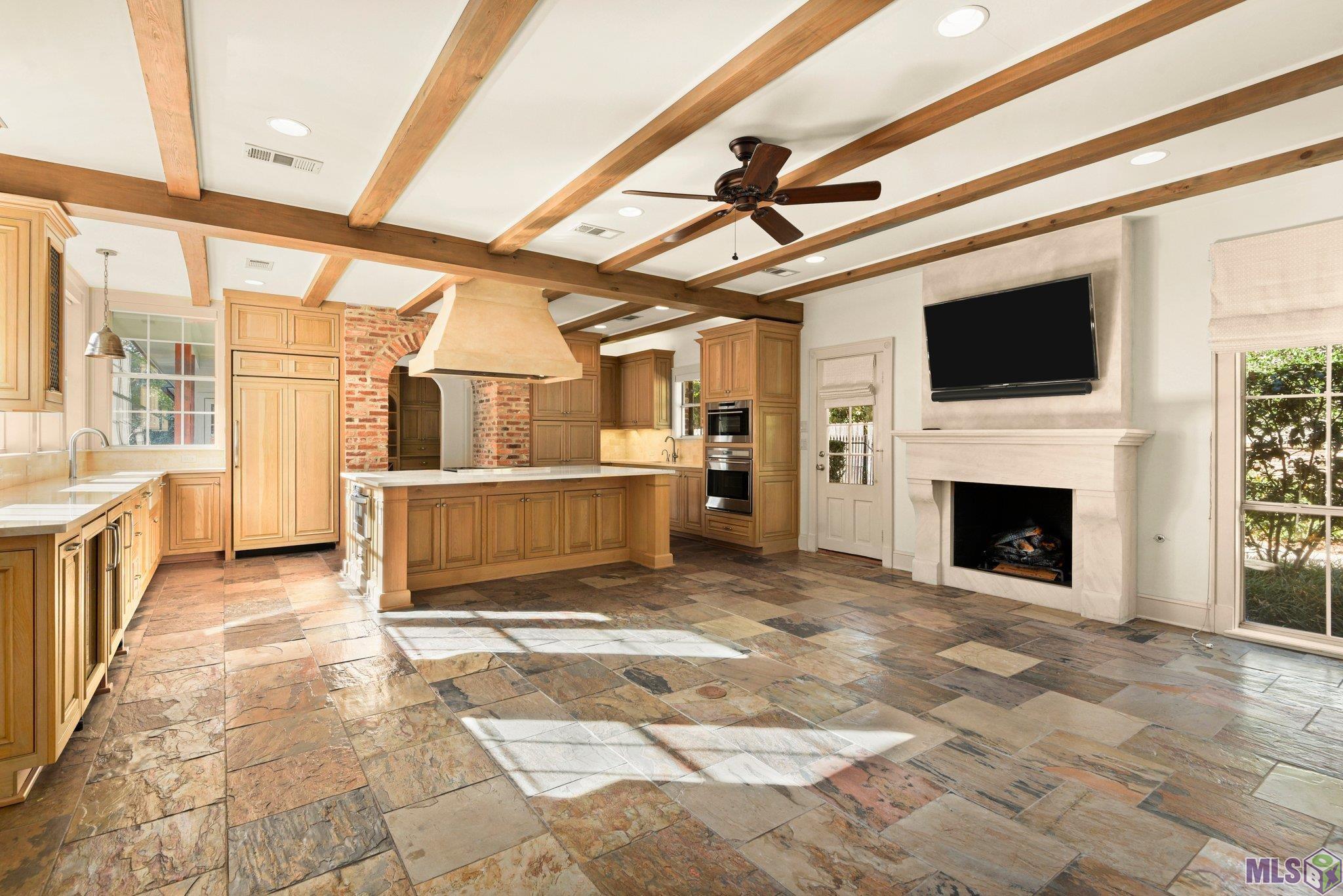 7110 Sheffield Avenue Baton Rouge, LA 70806 - Photo 7 of 50 Keeping and Kitchen