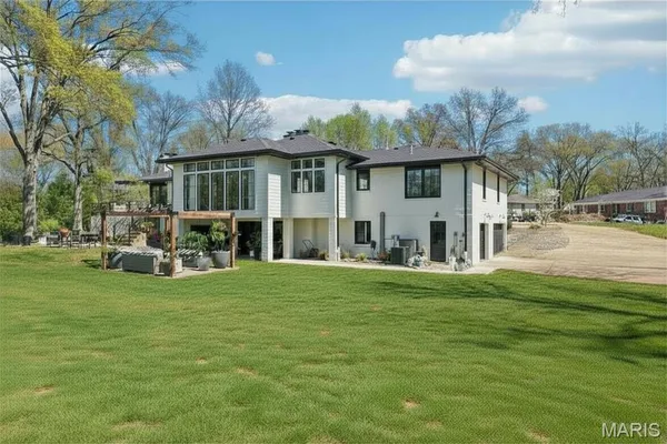 $1,500,000 | 853 Elmtree Lane, Kirkwood, MO 63122