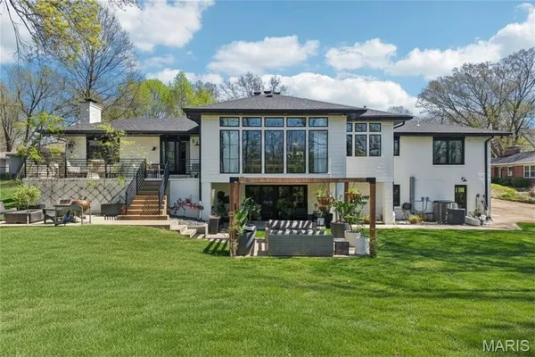 $1,500,000 | 853 Elmtree Lane, Kirkwood, MO 63122