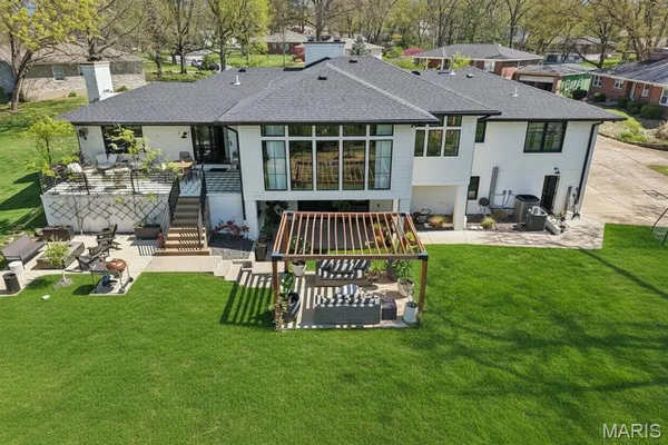 $1,500,000 | 853 Elmtree Lane, Kirkwood, MO 63122