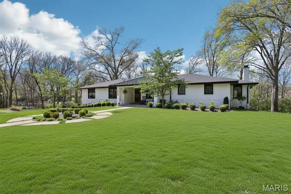 $1,500,000 | 853 Elmtree Lane, Kirkwood, MO 63122