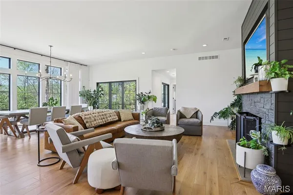 $1,500,000 | 853 Elmtree Lane, Kirkwood, MO 63122