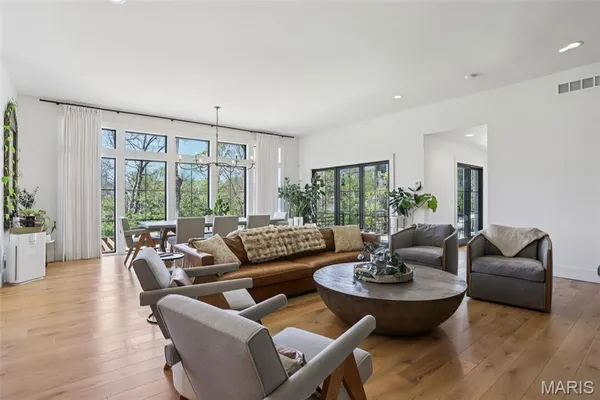 $1,500,000 | 853 Elmtree Lane, Kirkwood, MO 63122