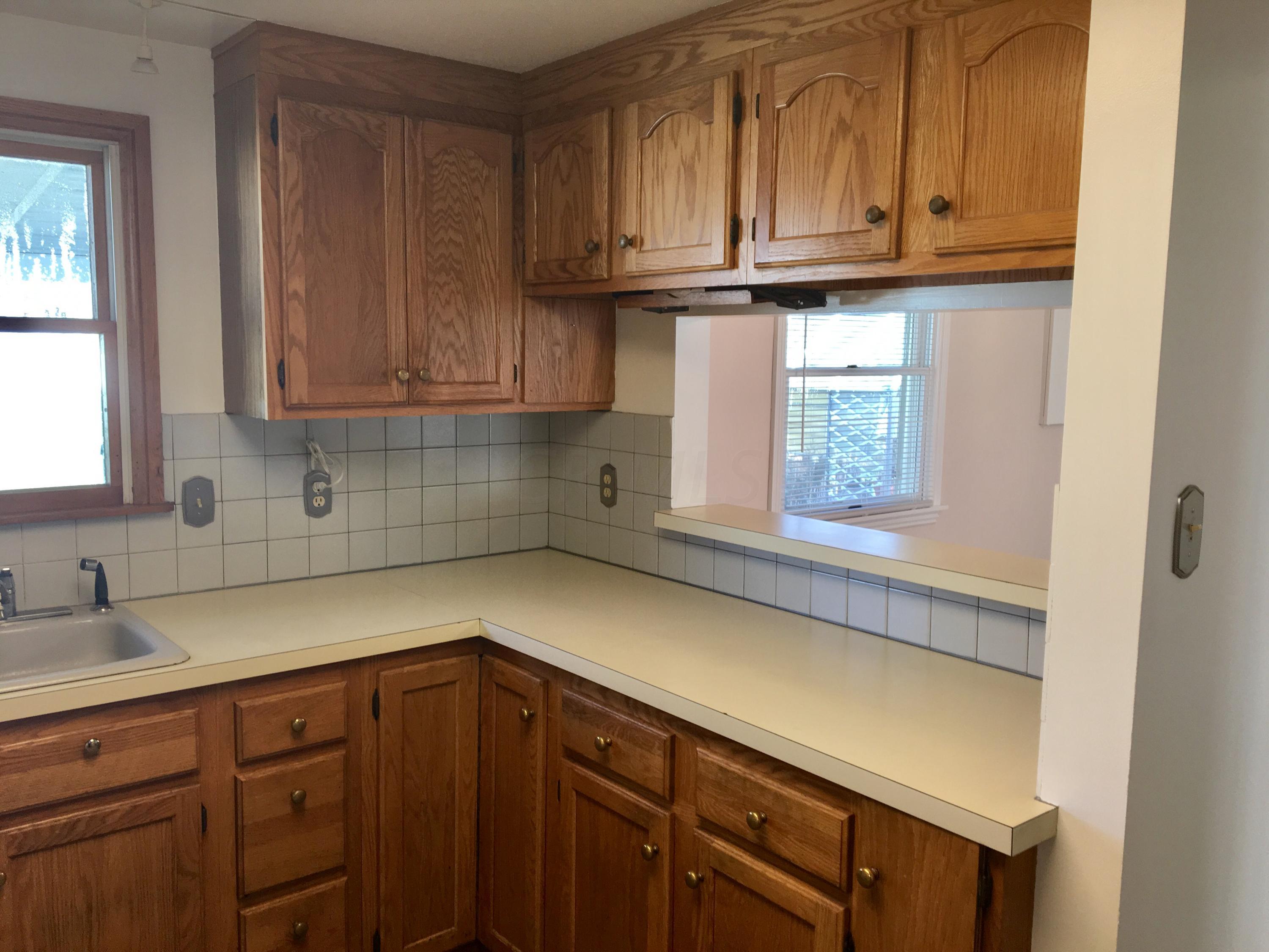 4556 St Rita Lane Columbus, OH 43213 - Photo 6 of 30