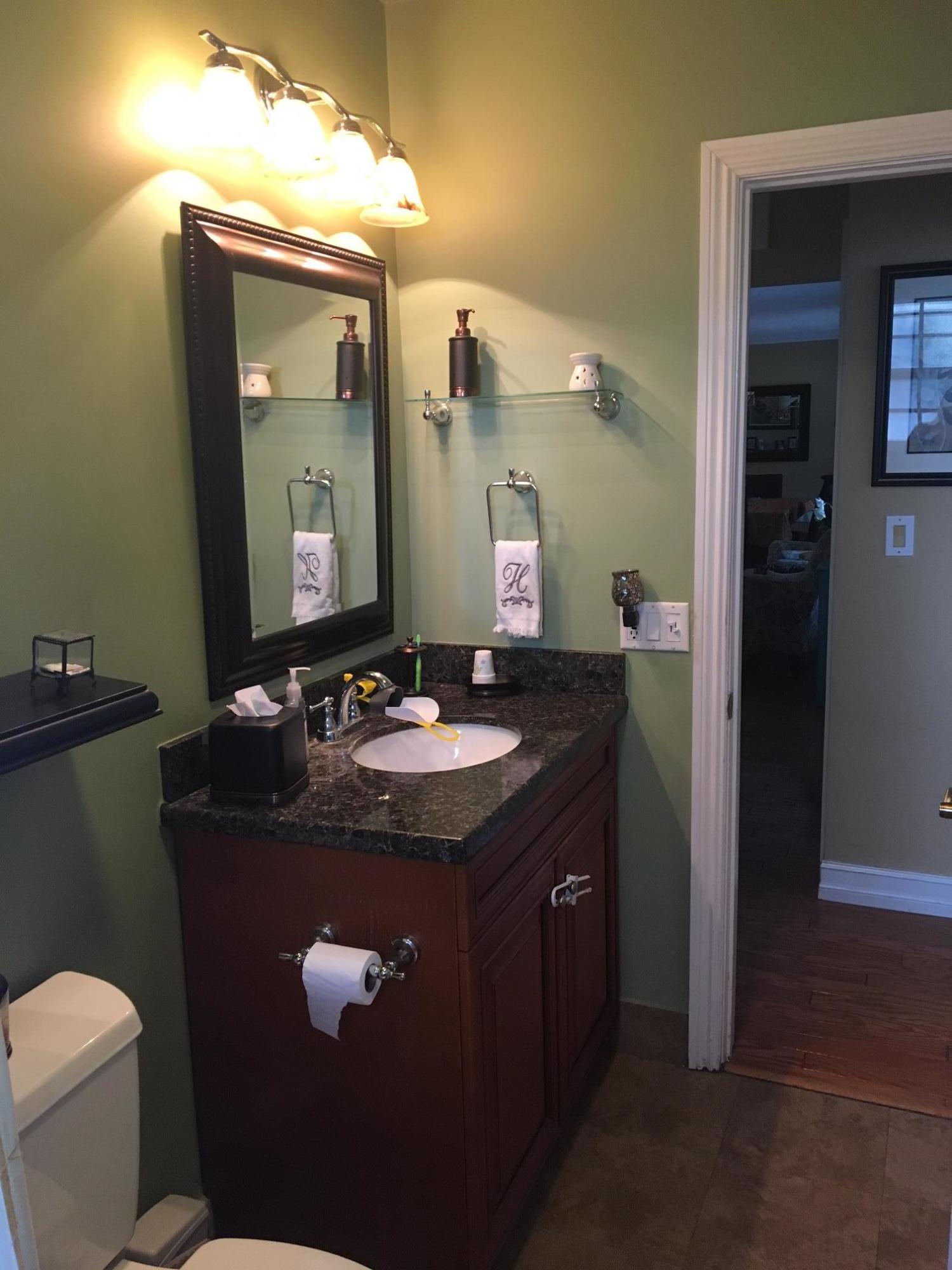 900 Southwest 5th Street Boca Raton, FL 33486 - Photo 11 of 16 Guest Bath