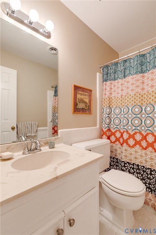 300 North Ridge Road, Unit 45 Henrico, VA 23229 - Photo 25 of 34 Hall bath 32