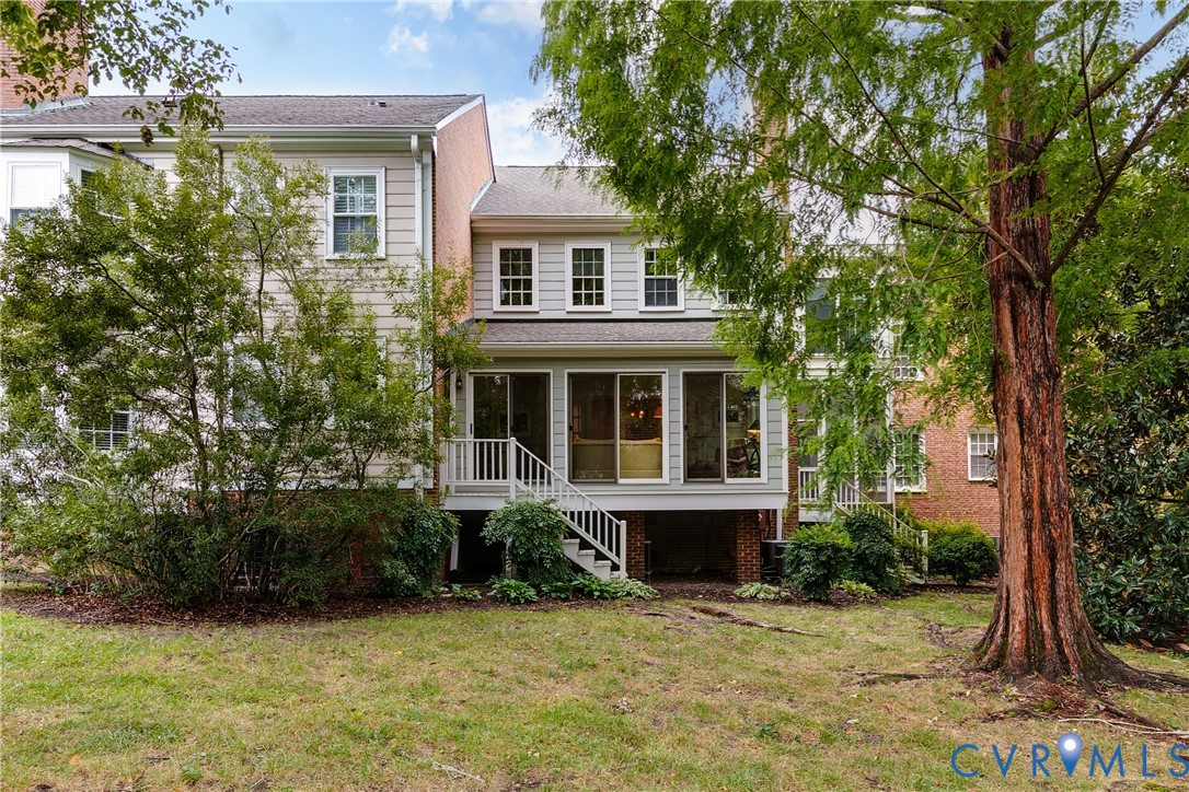 300 North Ridge Road, Unit 45 Henrico, VA 23229 - Photo 30 of 34 Steps down to green space behind
