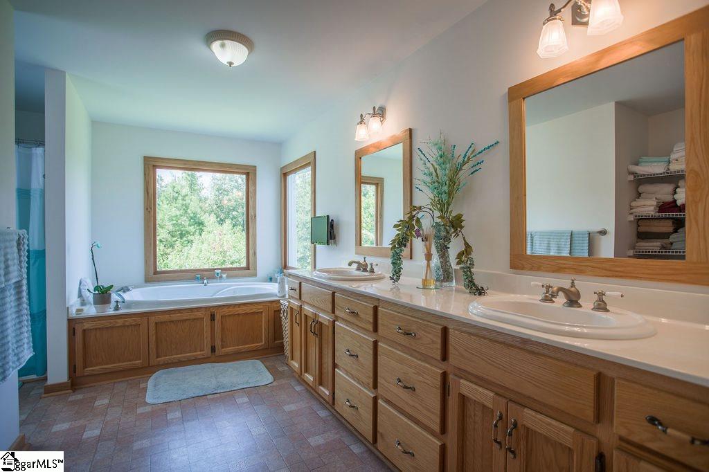 112 Gum Springs Road Greer, SC 29651 - Photo 20 of 36