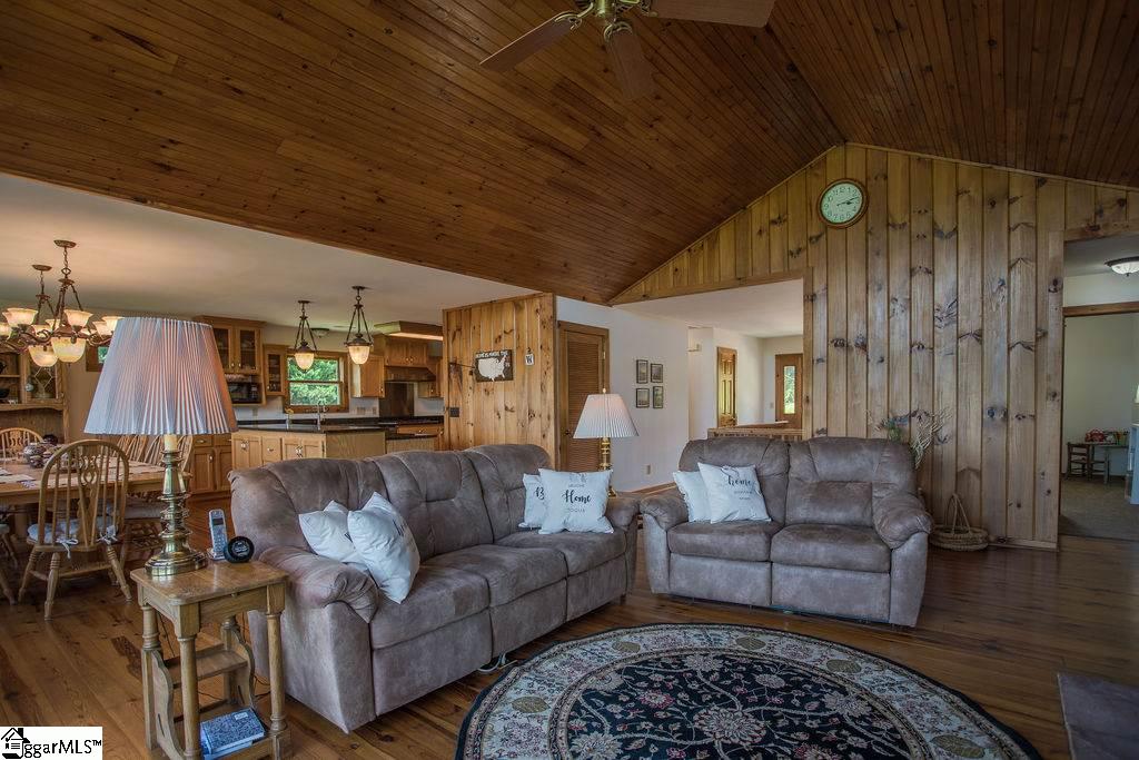 112 Gum Springs Road Greer, SC 29651 - Photo 9 of 36