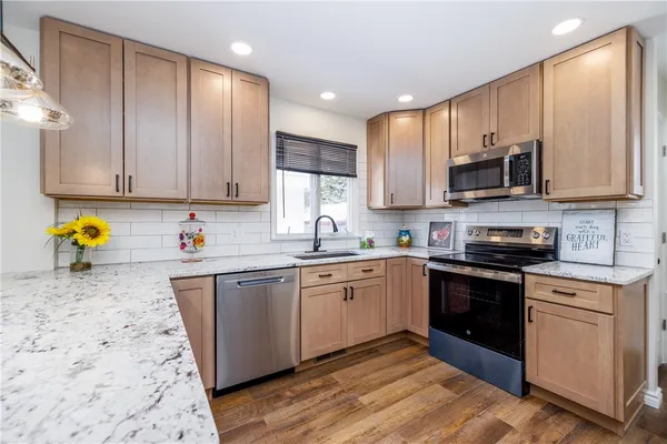 $2,400 | 207 West Ivy Street, East Rochester, NY 14445