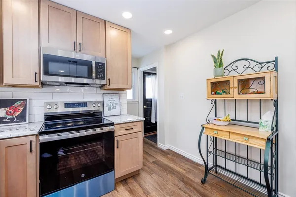 $2,400 | 207 West Ivy Street, East Rochester, NY 14445