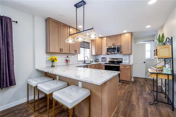 $2,400 | 207 West Ivy Street, East Rochester, NY 14445