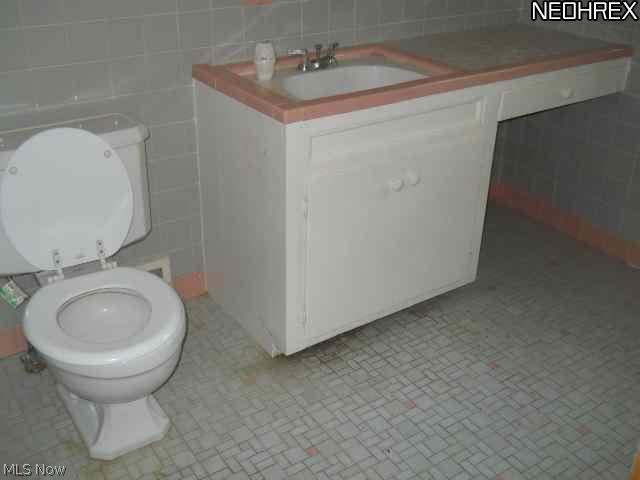 3693 Stoneleigh Road Cleveland Heights, OH 44121 - Photo 15 of 16