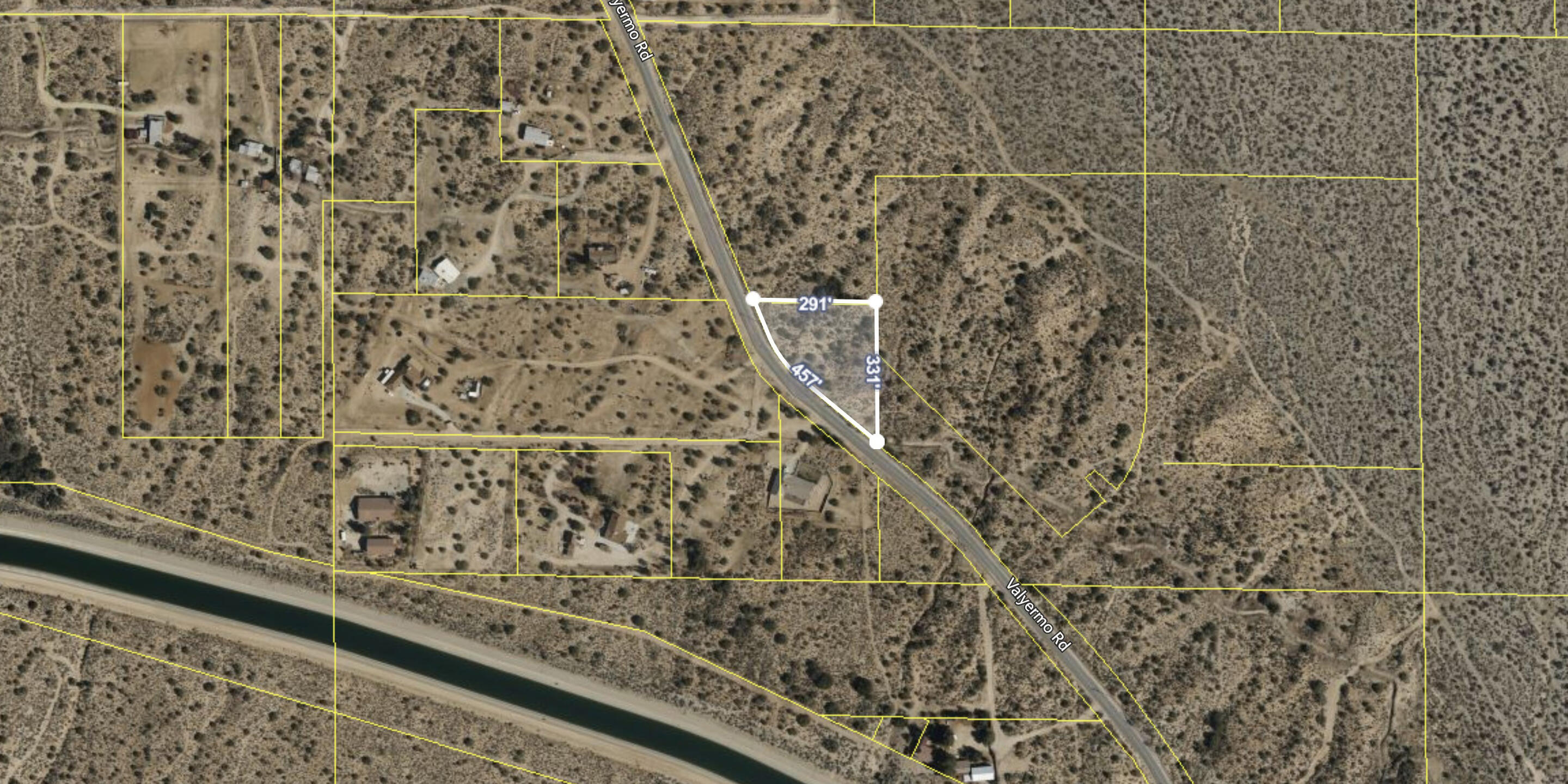 Valyermo Road Pearblossom, CA 93553 - Photo 29 of 34 a bathroom with a shower