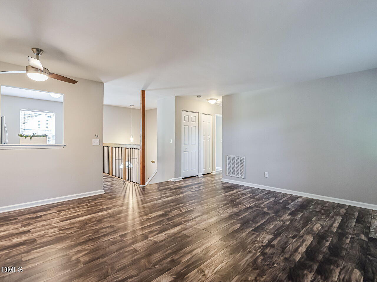 005-1280x960-living-room