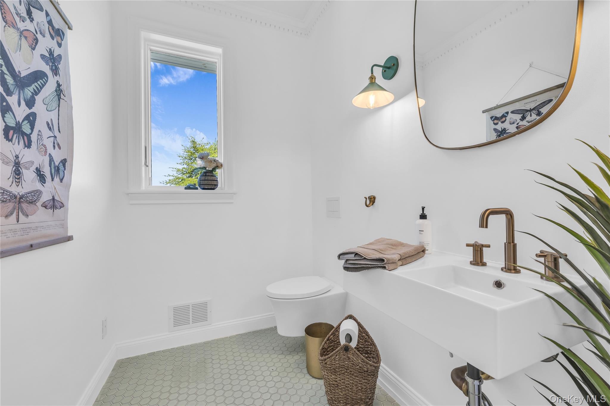 68 South Howells Point Road Bellport, NY 11713 - Photo 18 of 47