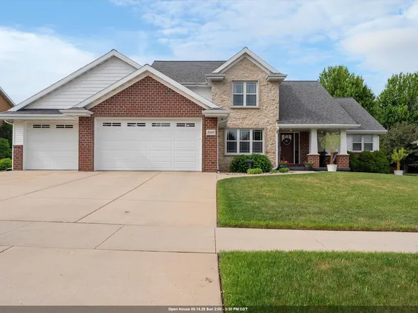 $599,900 | 2690 Prairie Garden Trail, Green Bay, WI 54313