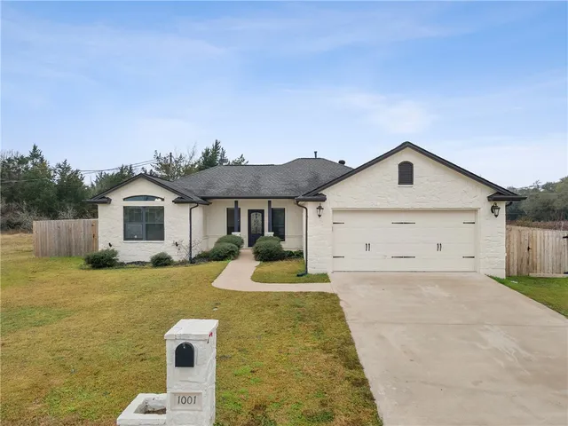 $271,900 | 1001 Meadow Wood, Caldwell, TX 77836