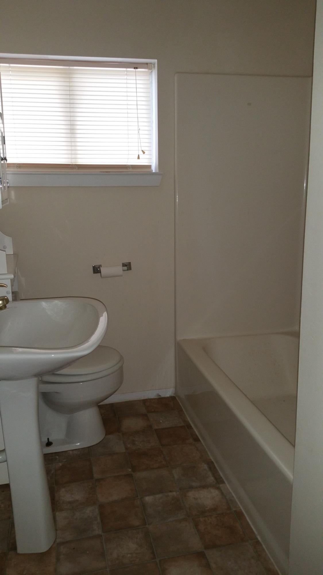 2938 Holley Point Road Navarre, FL 32566 - Photo 7 of 13 Gallery Image 7