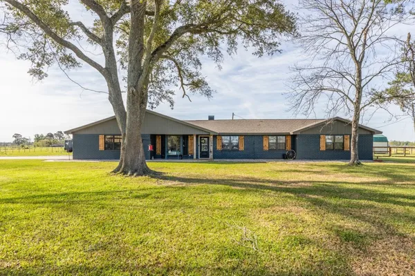 $375,000 | 1056 Fm 2938 Road, Buna, TX 77612