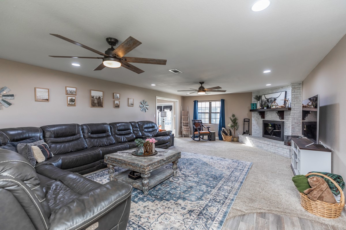 1056 Fm 2938 Road Buna, TX 77612 - Photo 3 of 48