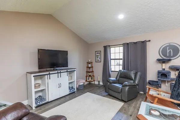 $375,000 | 1056 Fm 2938 Road, Buna, TX 77612