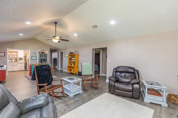 $375,000 | 1056 Fm 2938 Road, Buna, TX 77612