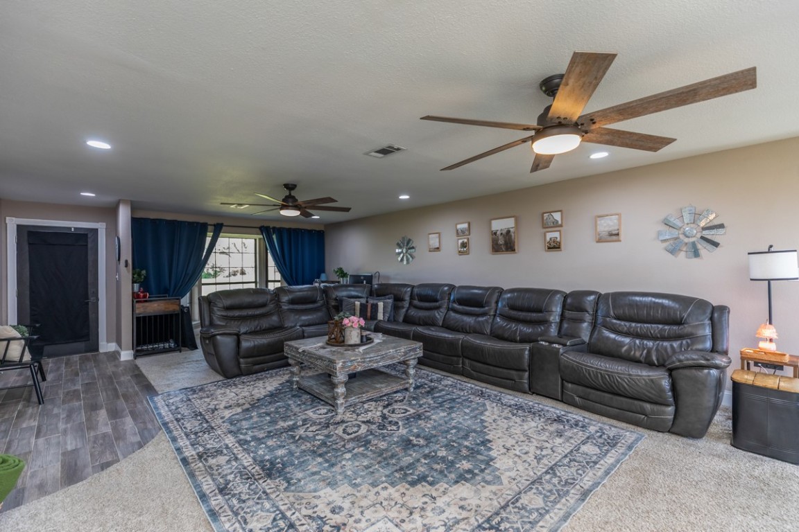 1056 Fm 2938 Road Buna, TX 77612 - Photo 4 of 48