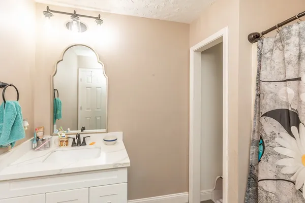 $375,000 | 1056 Fm 2938 Road, Buna, TX 77612