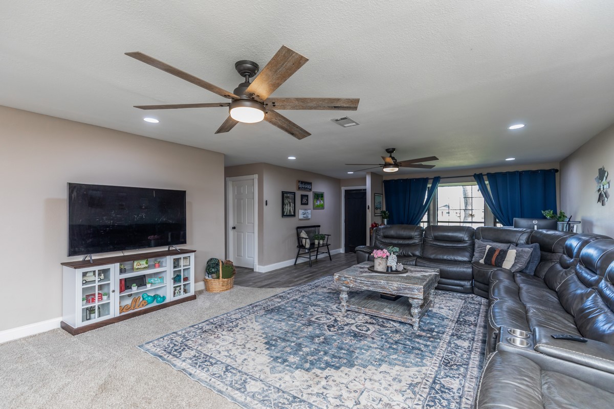 1056 Fm 2938 Road Buna, TX 77612 - Photo 5 of 48