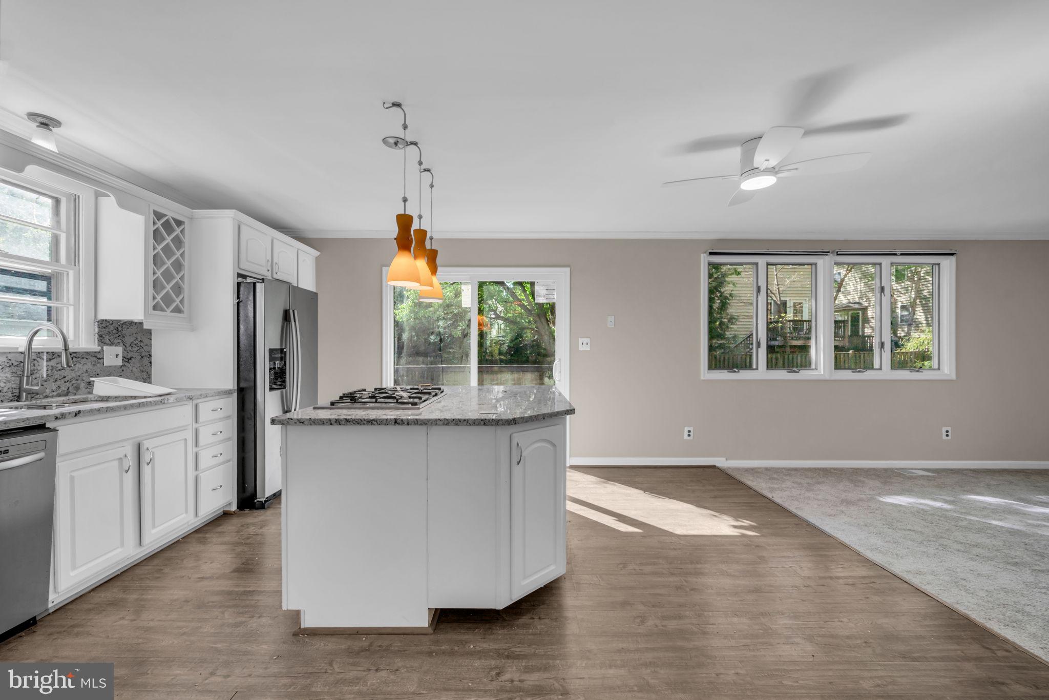 8106 Fort Hunt Road Alexandria, VA 22308 - Photo 23 of 34 Bright and airy kitchen oasis.