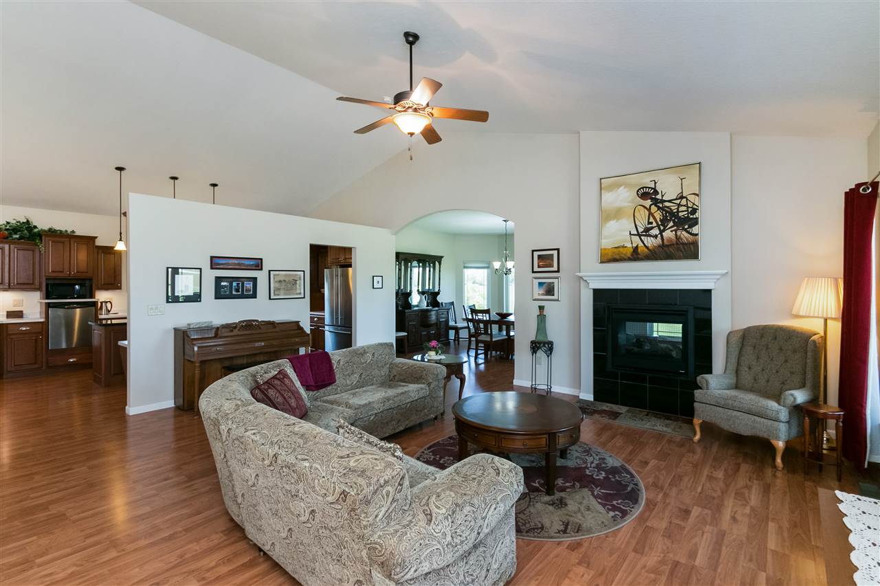 4935 Walnut Road Southwest Kalona, IA 52247 - Photo 5 of 25 Gallery Image 5
