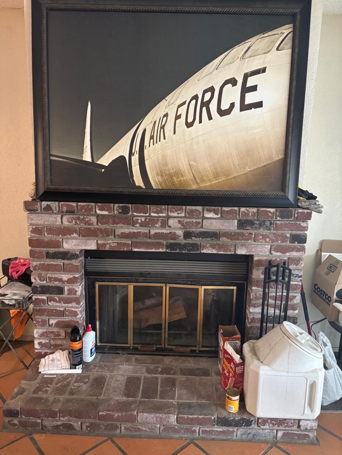 1225 Pontiac Avenue Clovis, CA 93727 - Photo 5 of 18 a front view of a building with retail shops