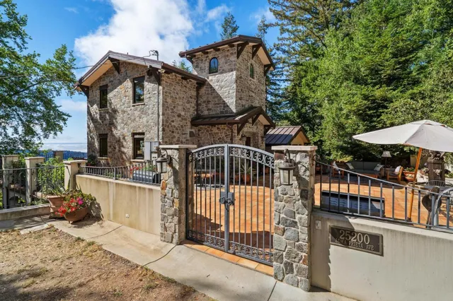 $11,700,000 | 25200 Loma Prieta Avenue, Los Gatos, CA 95033