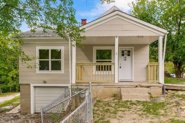 $144,900 | 11230 Felton Street, Sugar Creek, MO 64054