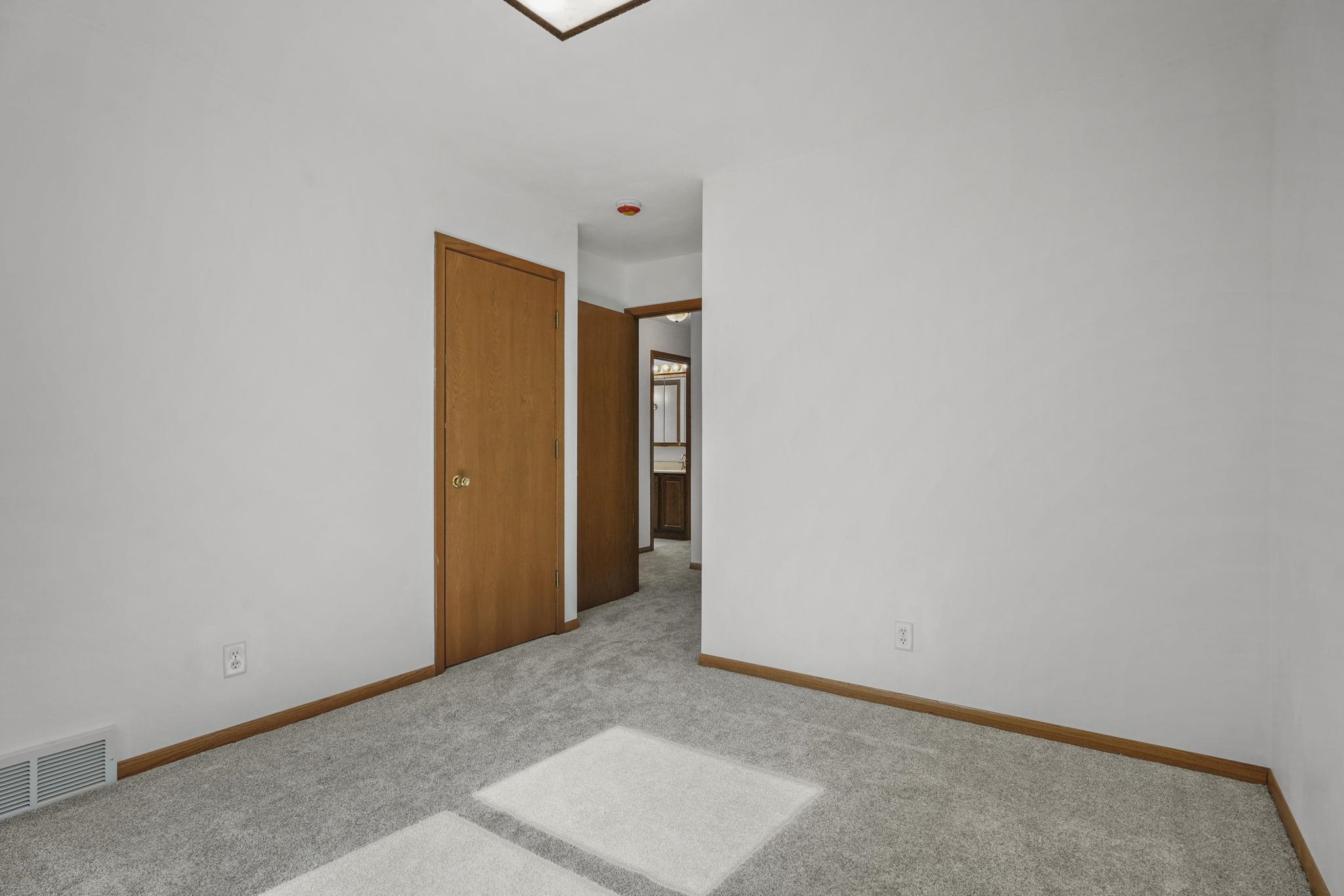 207 South Rutland Street Brooklyn, WI 53521 - Photo 31 of 61
