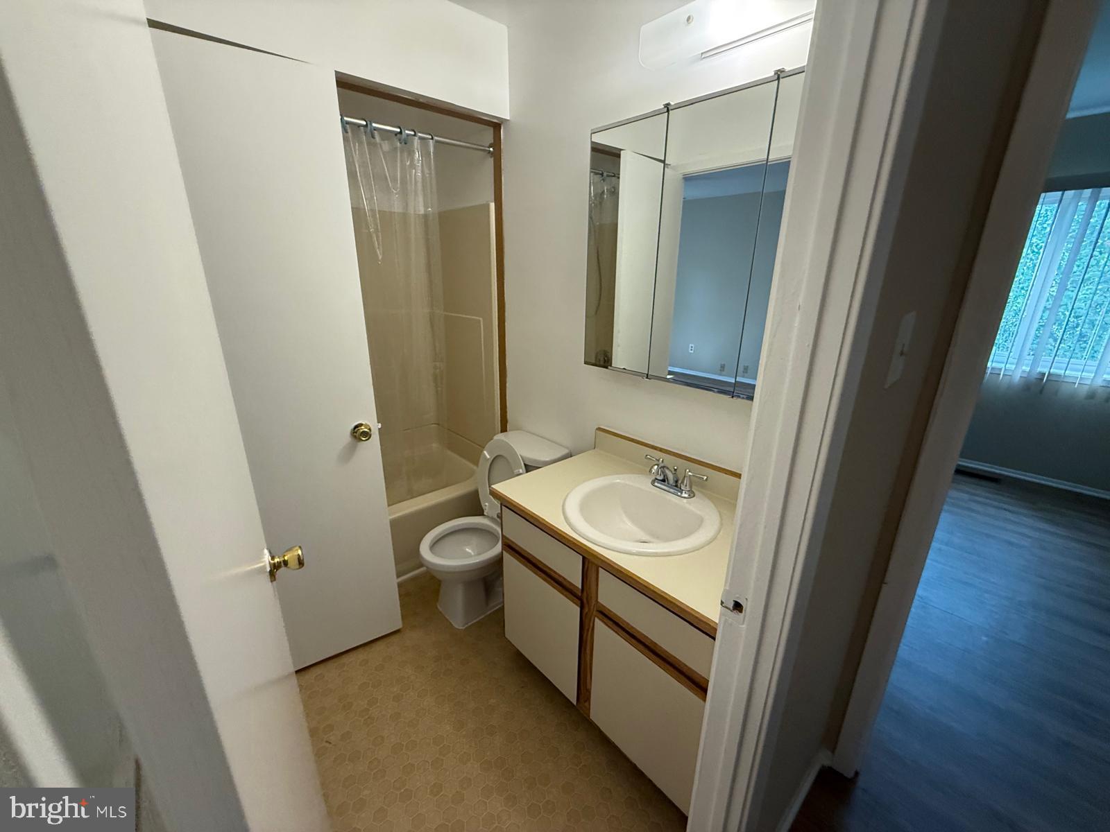 9388 Neil Road, Unit B Philadelphia, PA 19115 - Photo 13 of 37